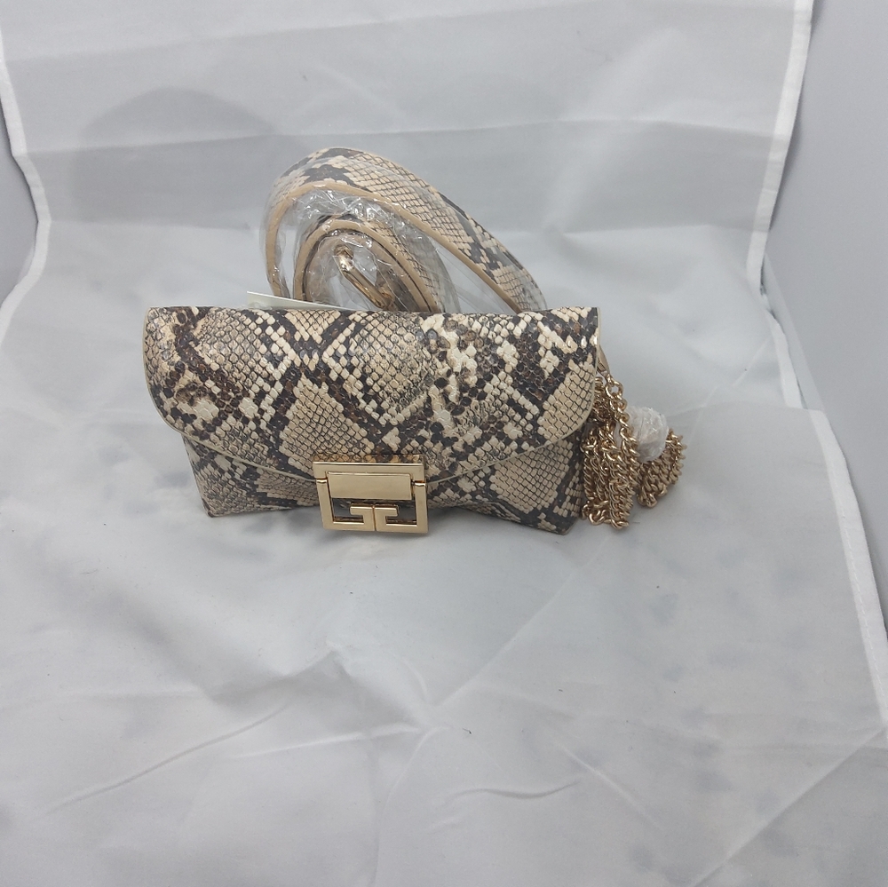 Purse/Fanny Pack - Picture 6 of 12